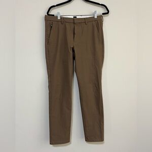 Boss Hugo Boss Chino. Size 30 R. Like New Condition.